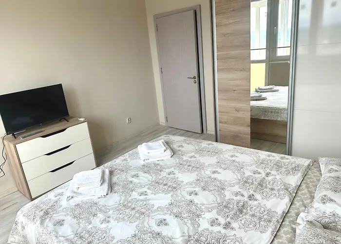 каролина Várna